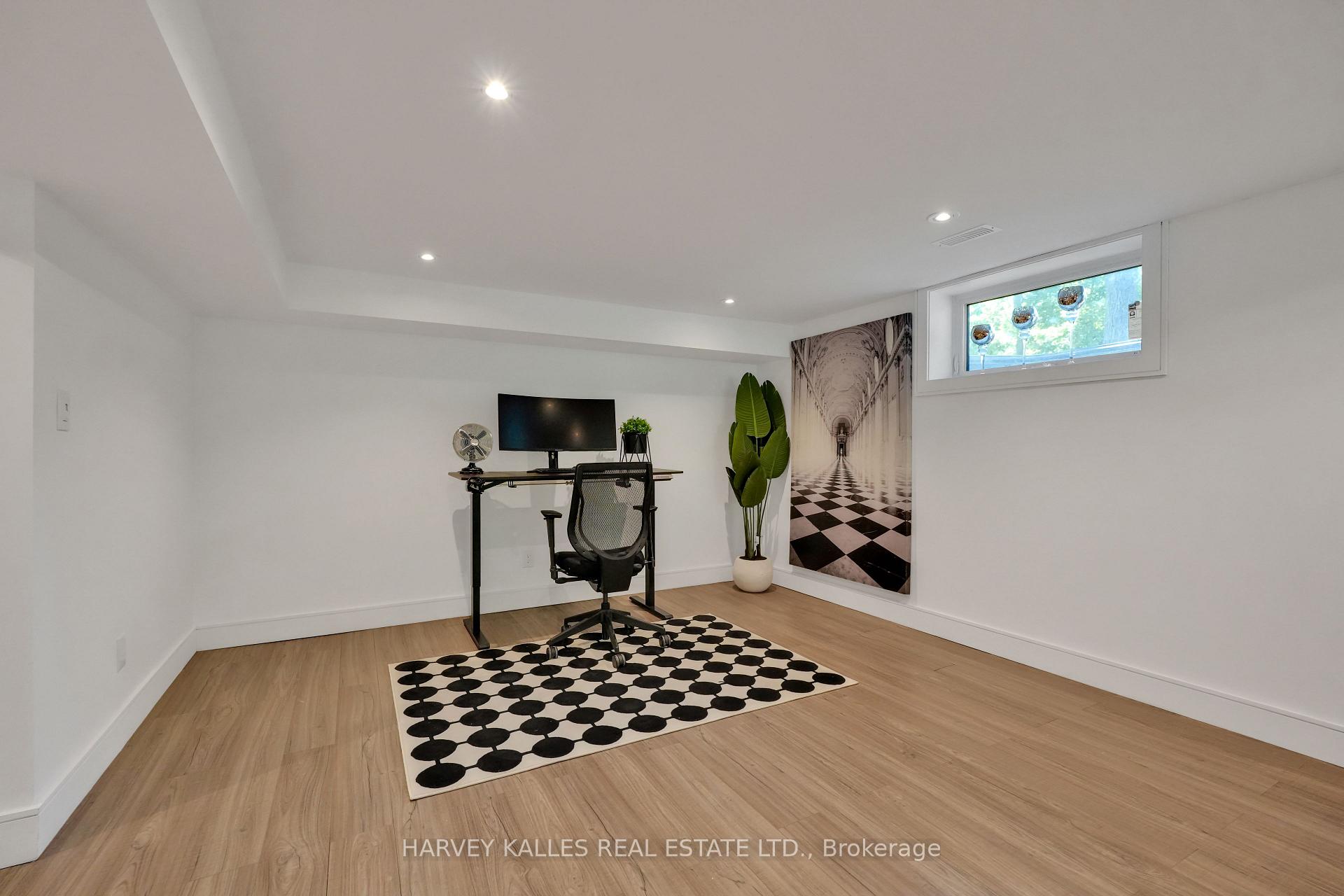 8 Circle Ridge, Toronto