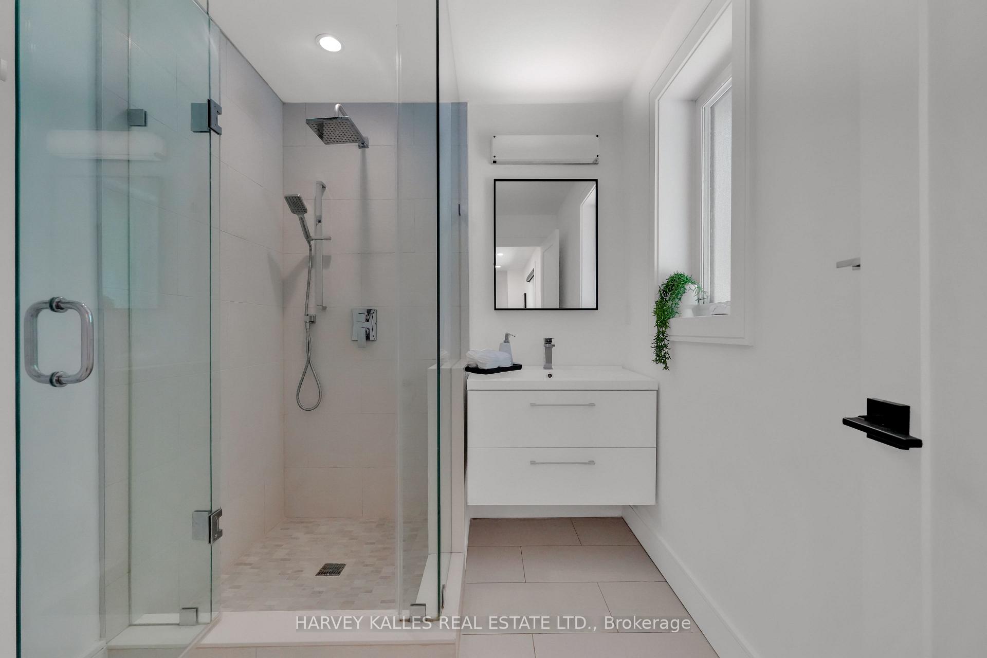 8 Circle Ridge, Toronto