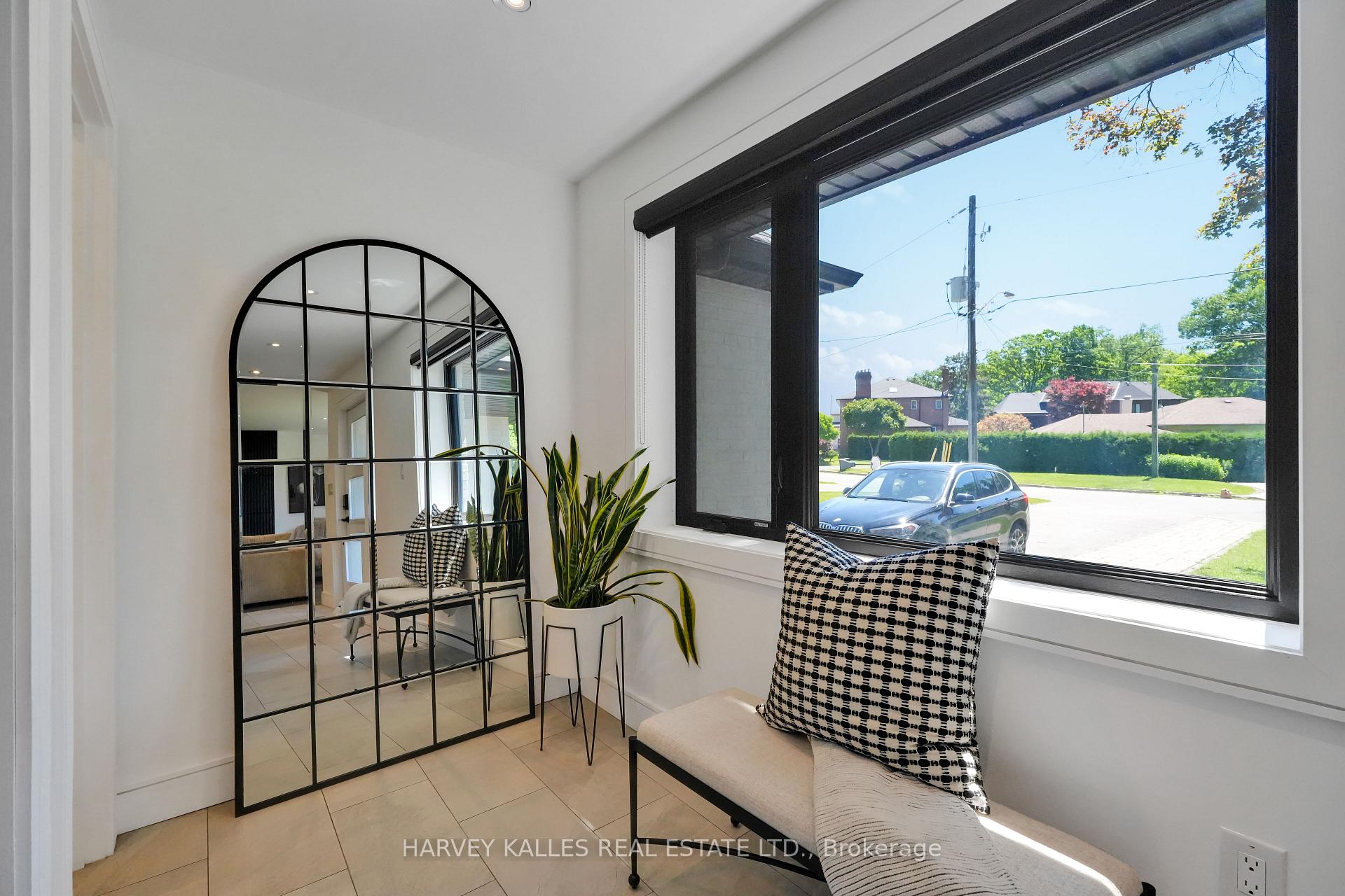 8 Circle Ridge, Toronto