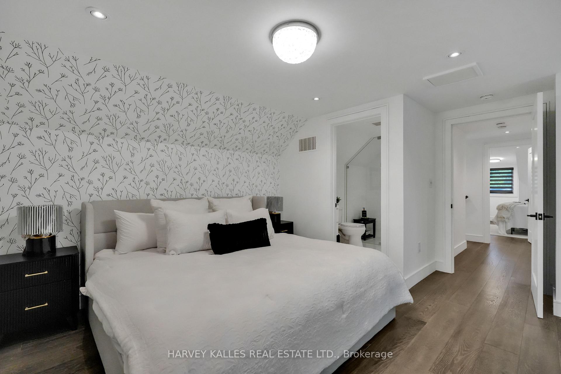 8 Circle Ridge, Toronto