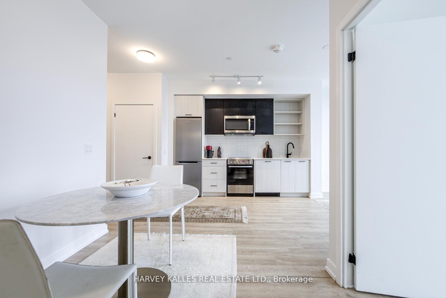 2300 St Clair Avenue E 1001, Toronto Unit: 1001