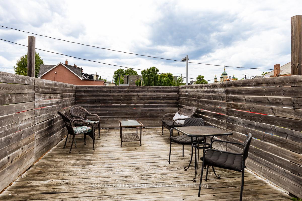 914 Bloor Street W Upper, Toronto Unit: Upper