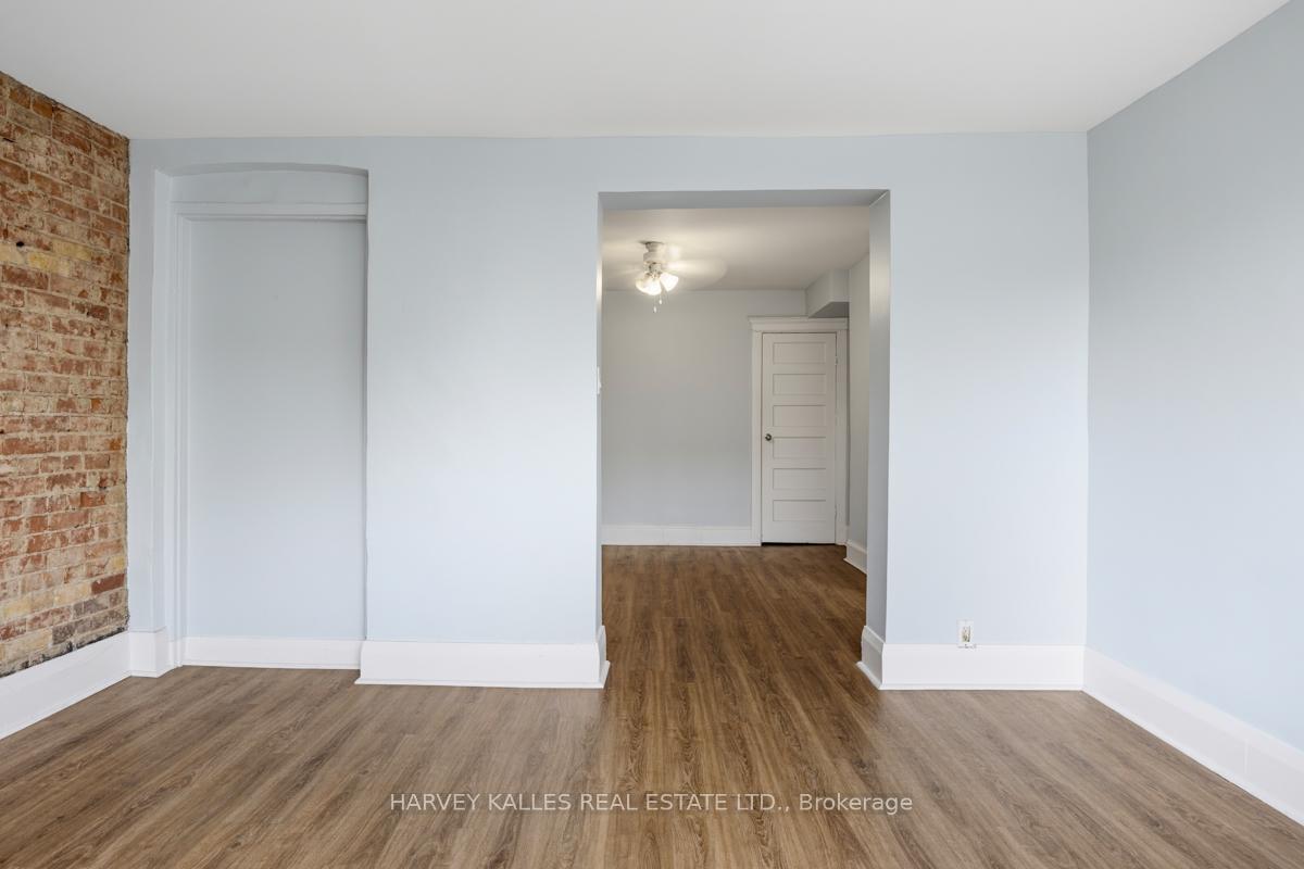 914 Bloor Street W Upper, Toronto Unit: Upper