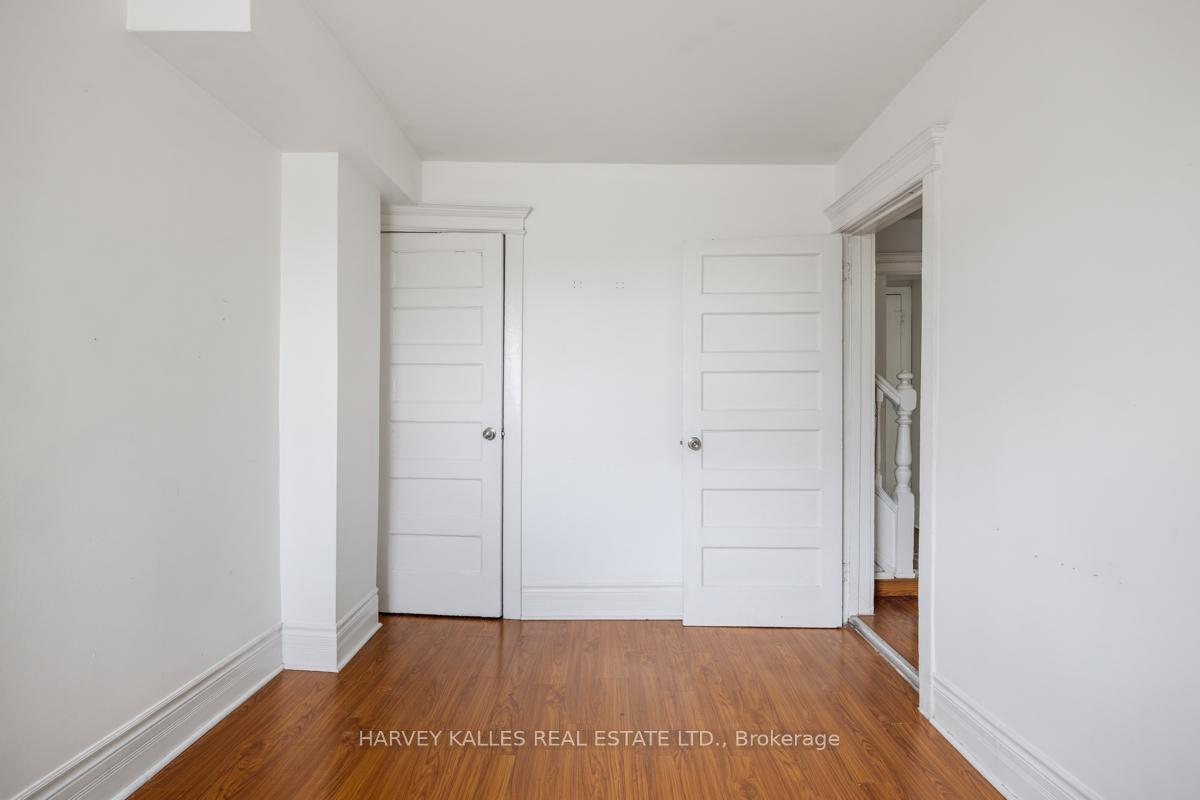 914 Bloor Street W Upper, Toronto Unit: Upper