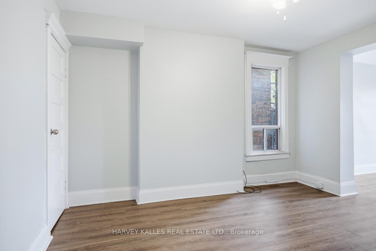 914 Bloor Street W Upper, Toronto Unit: Upper
