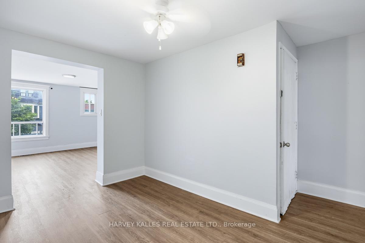 914 Bloor Street W Upper, Toronto Unit: Upper