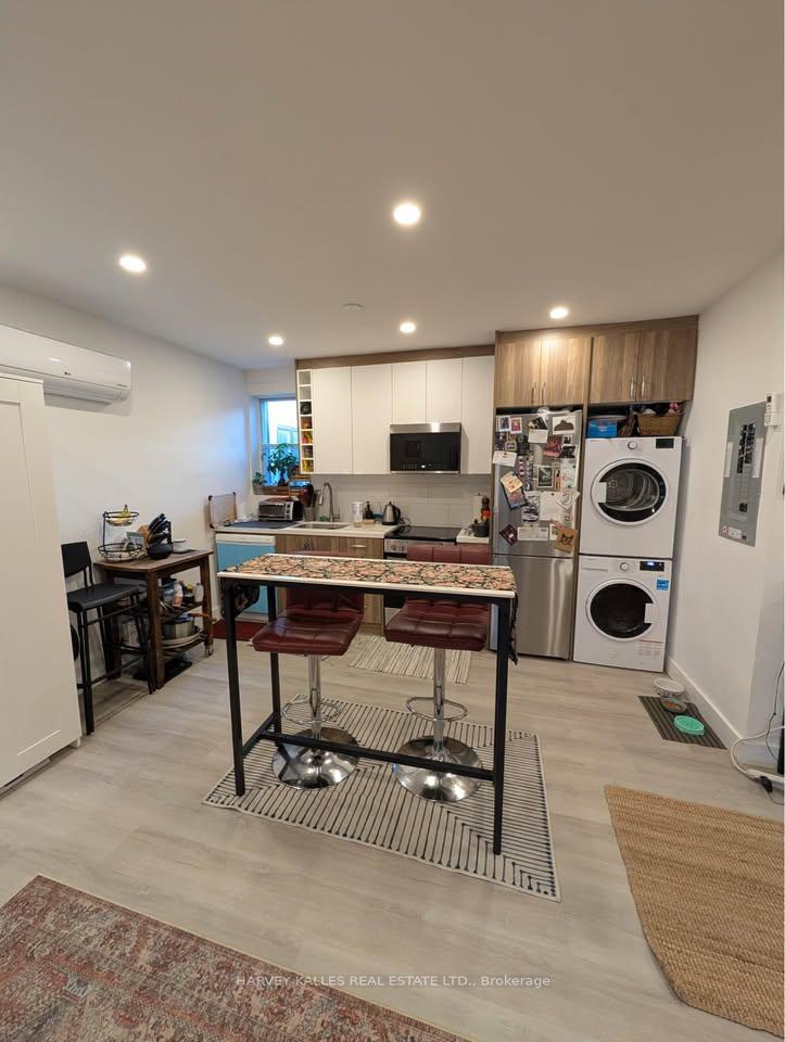 1982 Eglinton Avenue W 1, Toronto Unit: 1