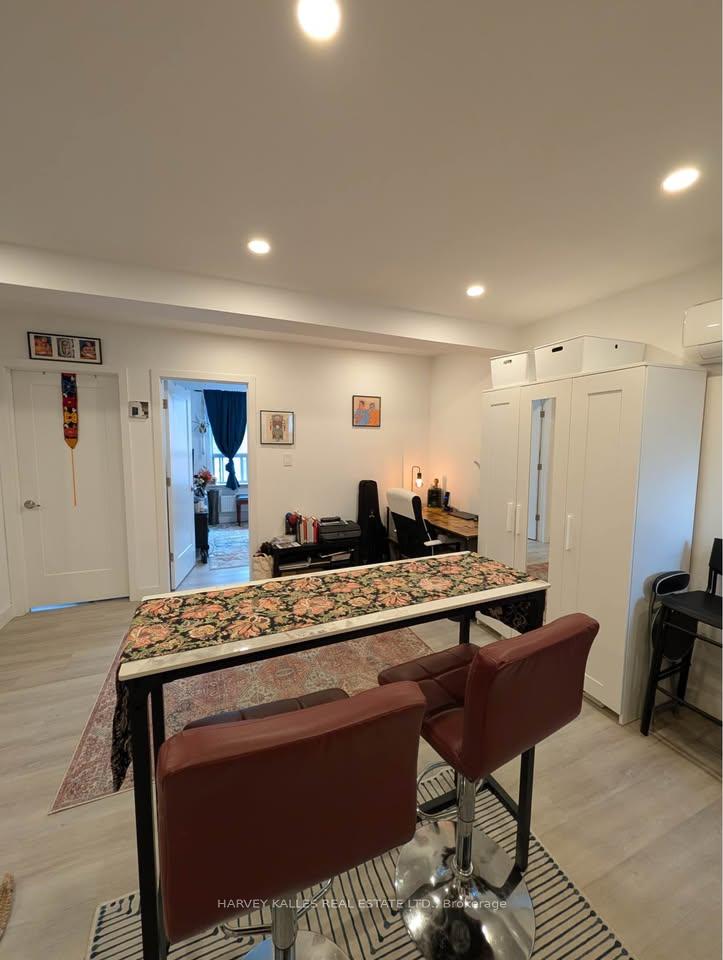 1982 Eglinton Avenue W 1, Toronto Unit: 1