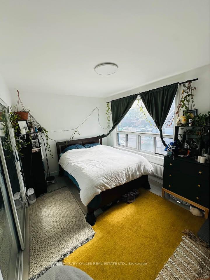 1982 Eglinton Avenue W 1, Toronto Unit: 1