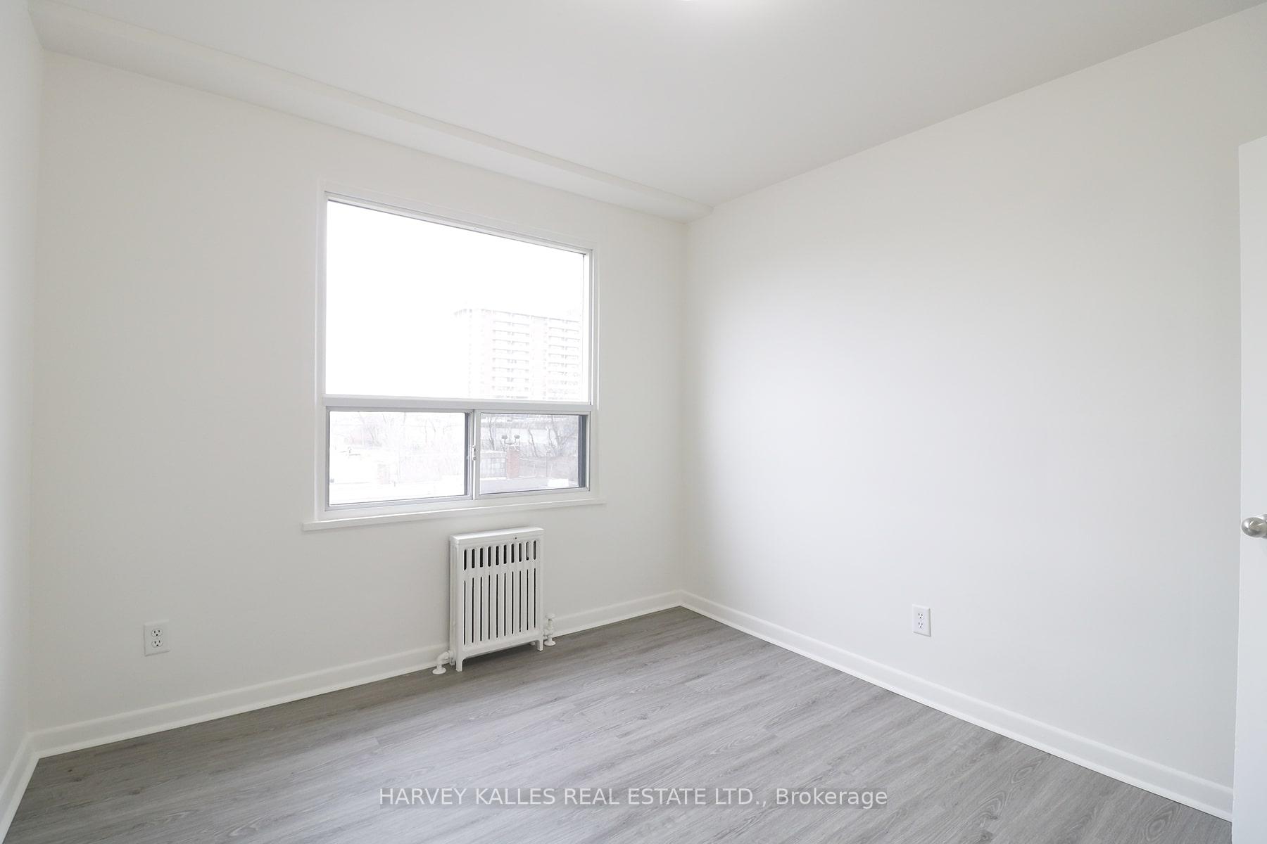 500 Gilbert Avenue 102, Toronto Unit: 102