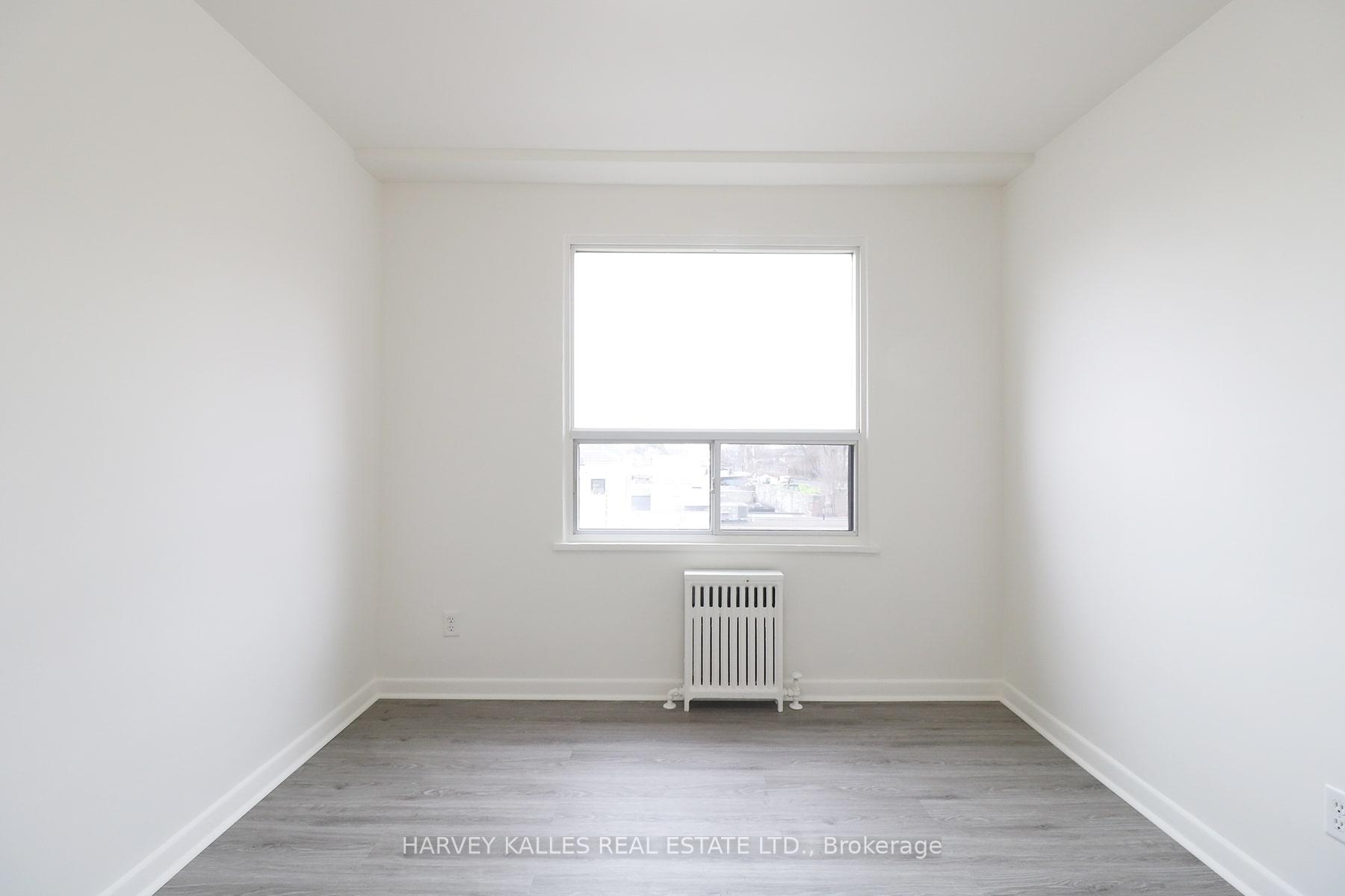 500 Gilbert Avenue 102, Toronto Unit: 102