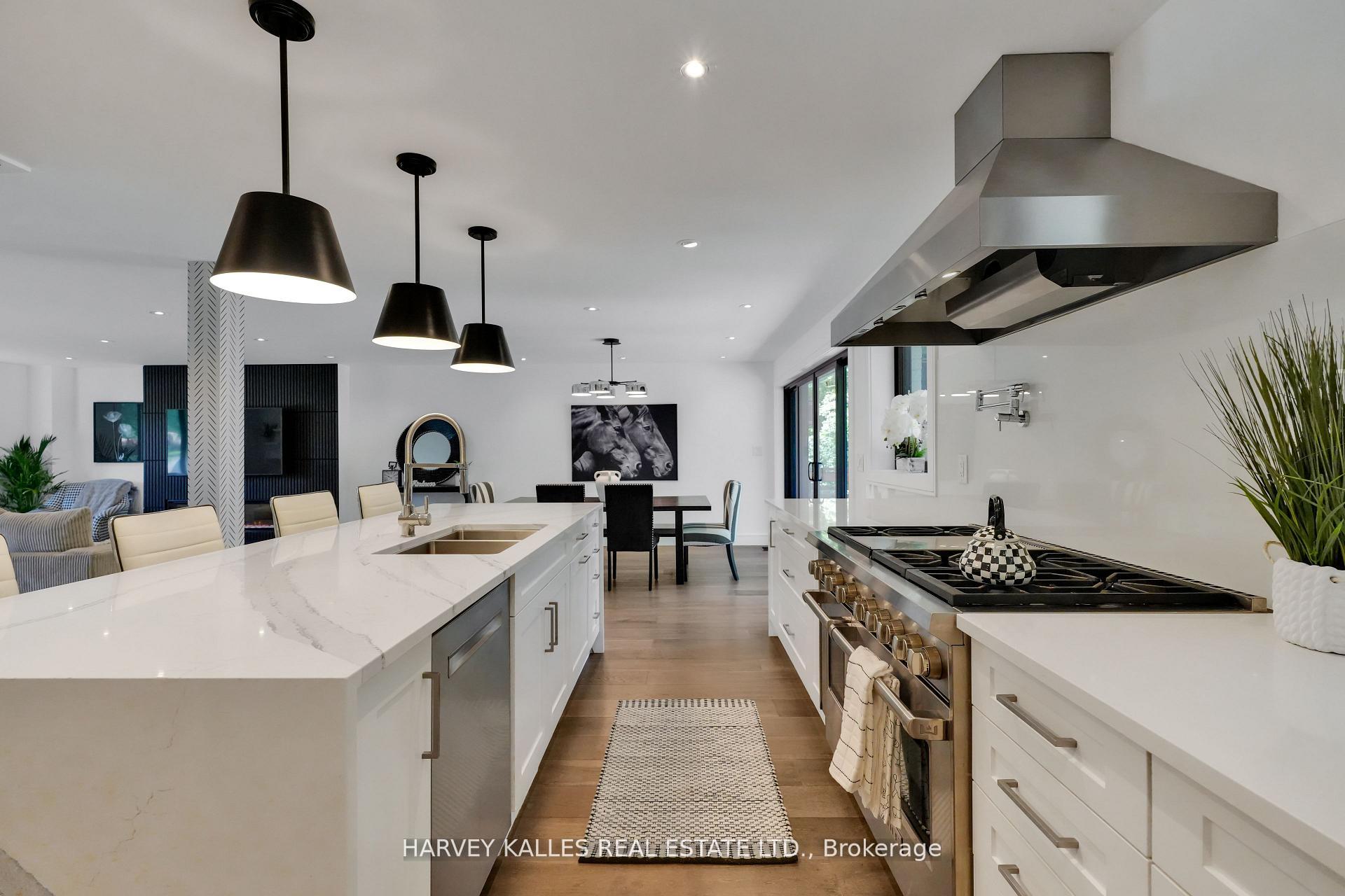 8 Circle Ridge, Toronto