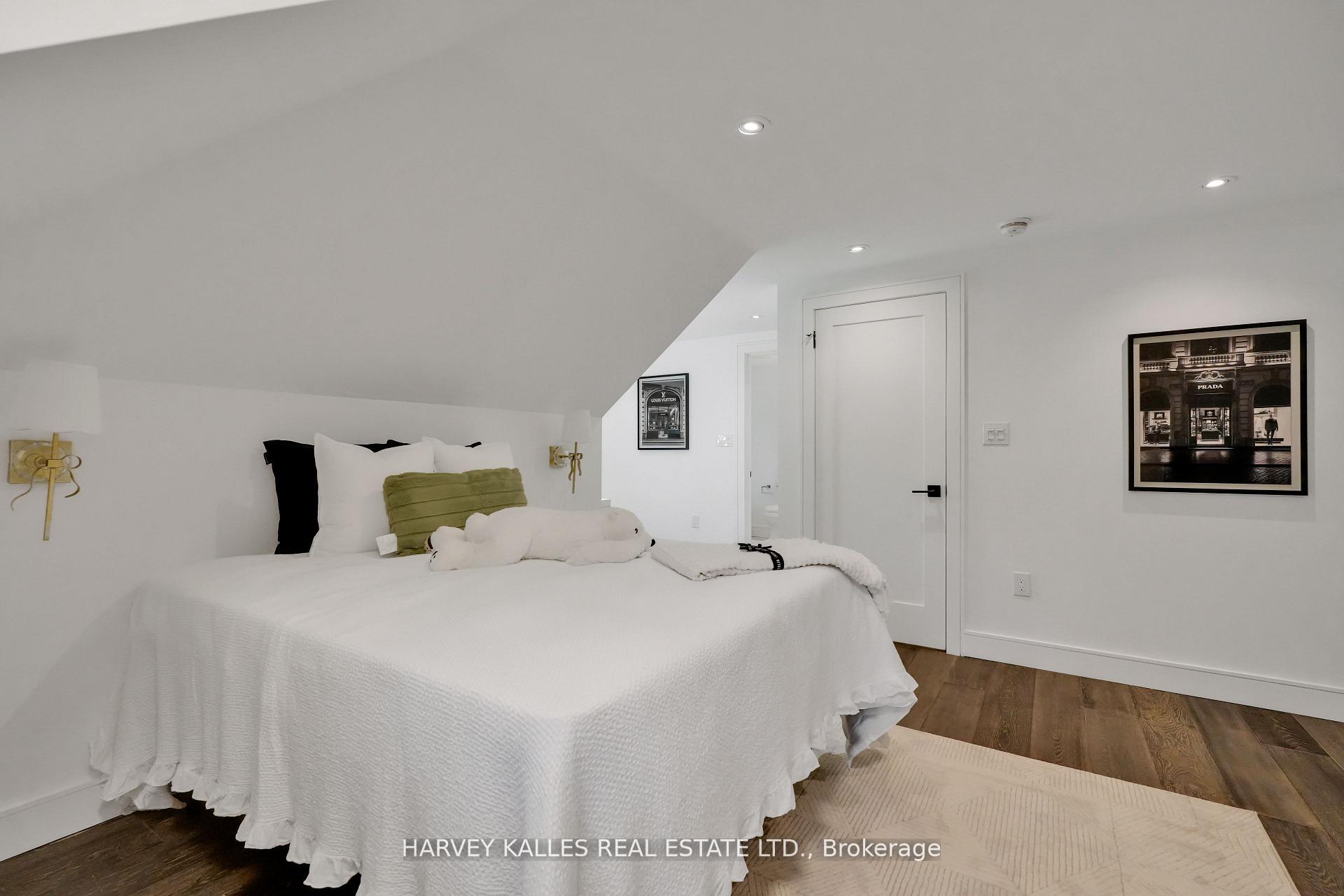 8 Circle Ridge, Toronto