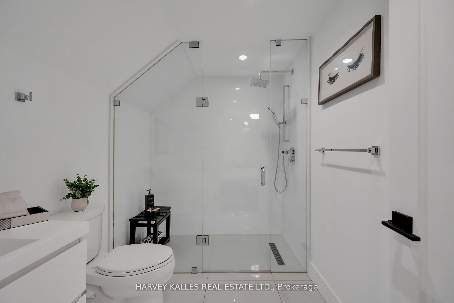 8 Circle Ridge, Toronto