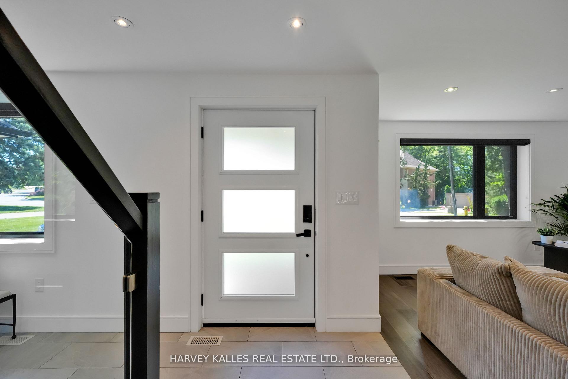8 Circle Ridge, Toronto