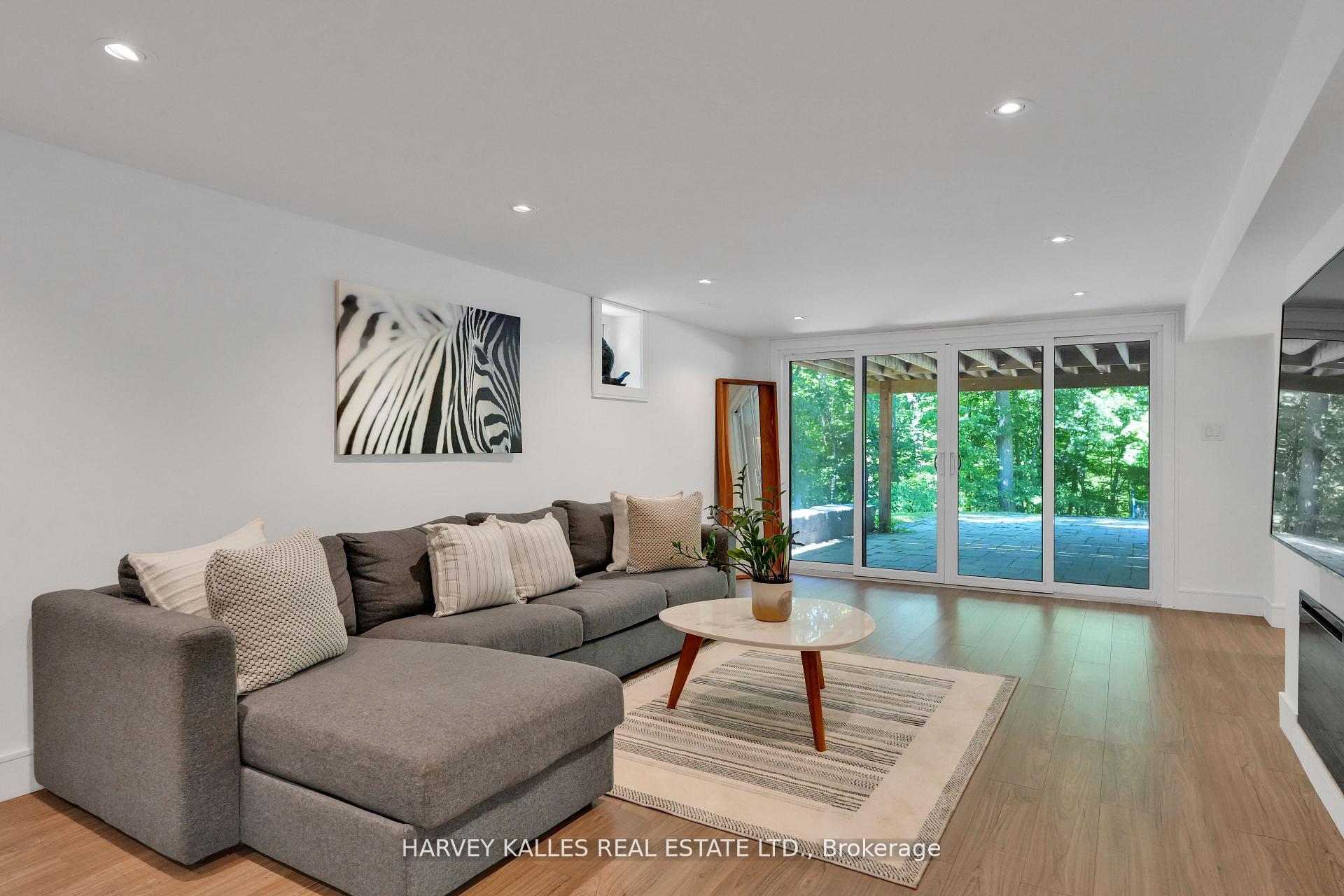 8 Circle Ridge, Toronto