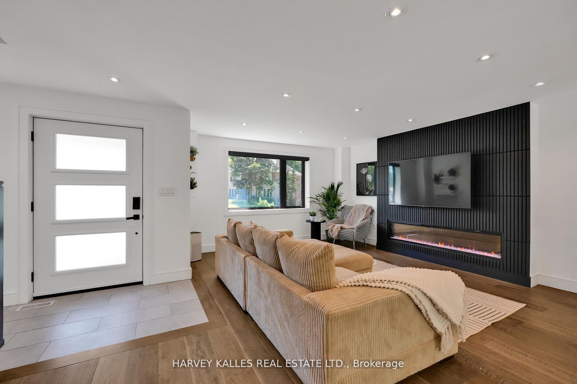 8 Circle Ridge, Toronto