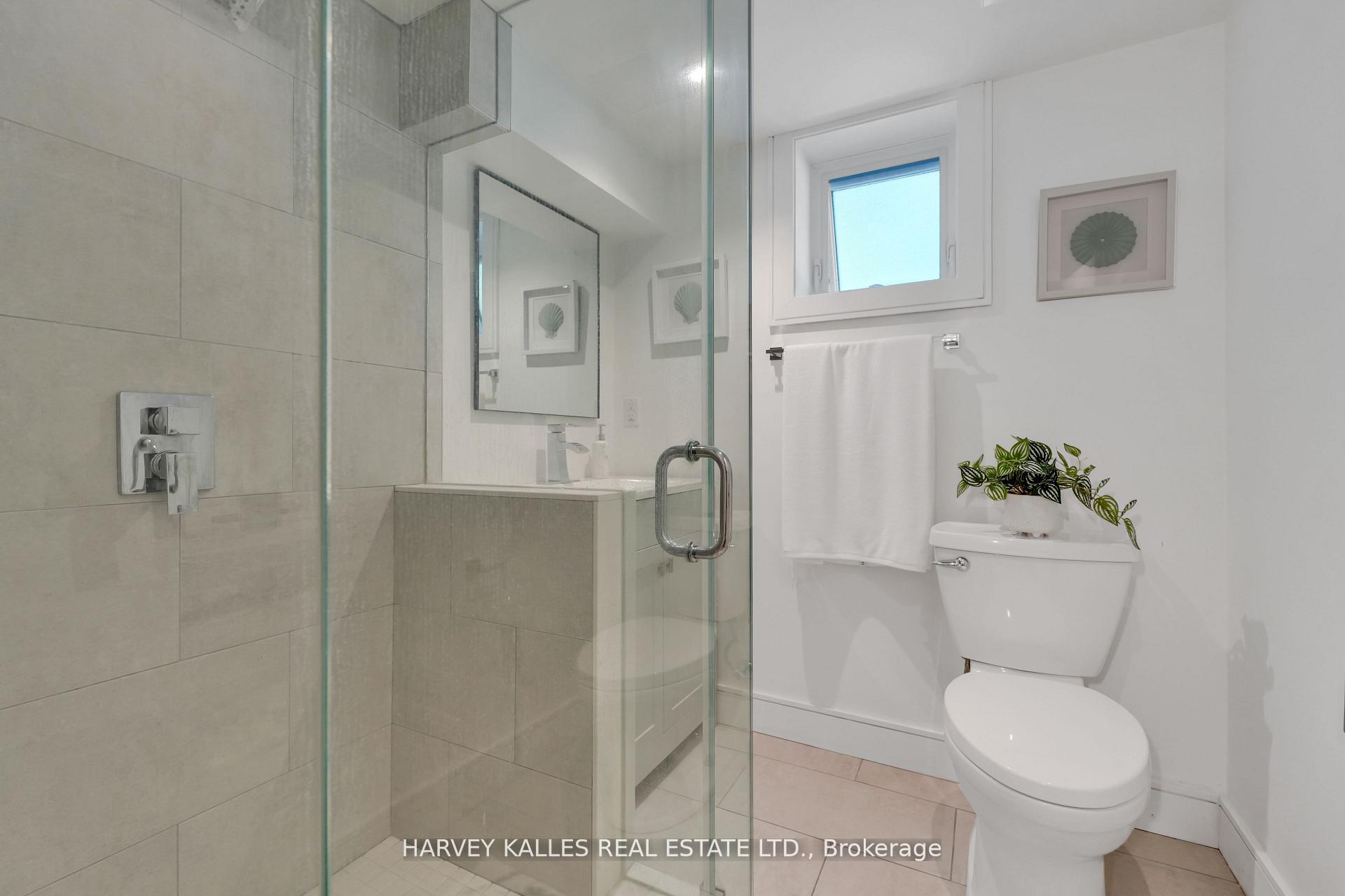 8 Circle Ridge, Toronto