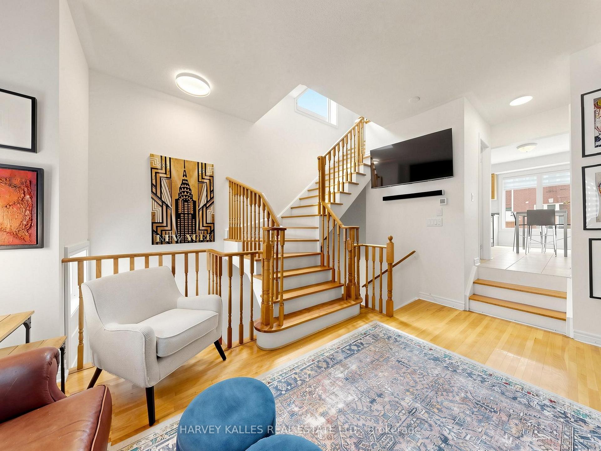 10 Lightbourn Avenue, Toronto