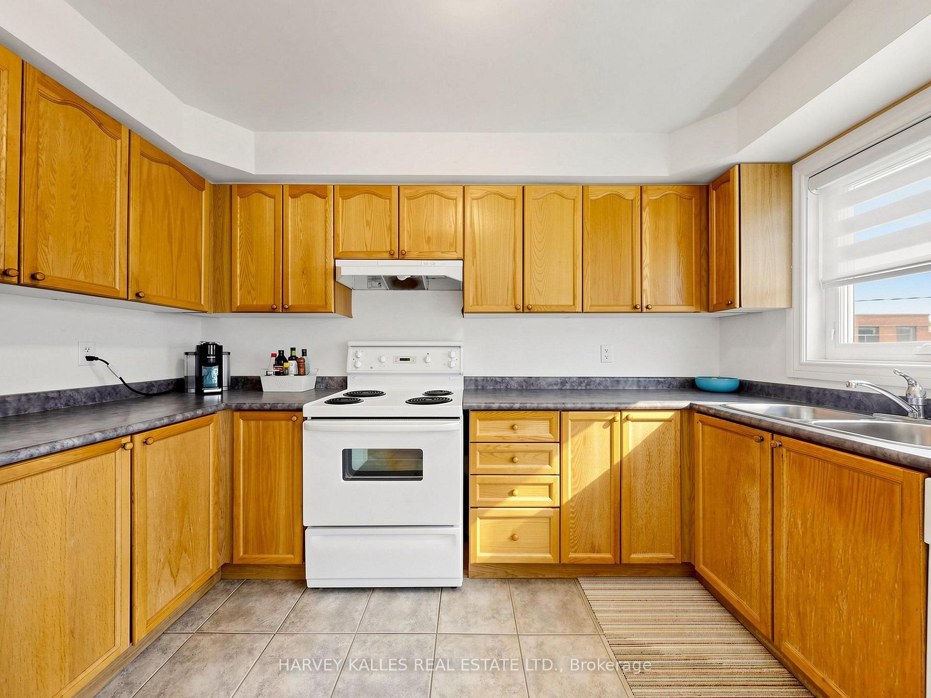 10 Lightbourn Avenue, Toronto