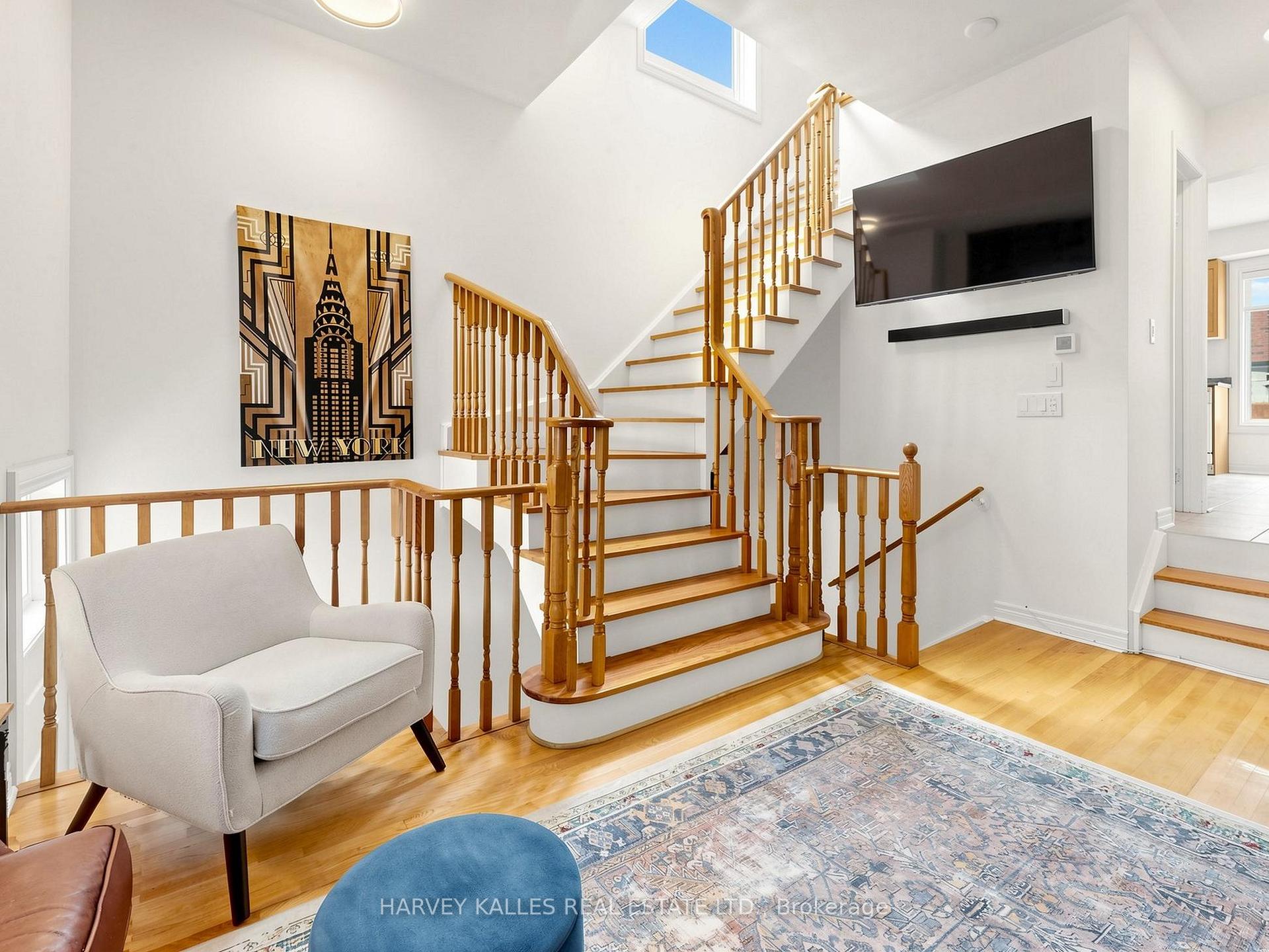10 Lightbourn Avenue, Toronto