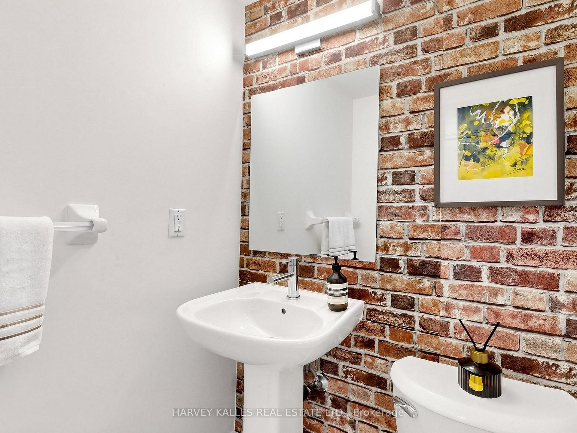 10 Lightbourn Avenue, Toronto