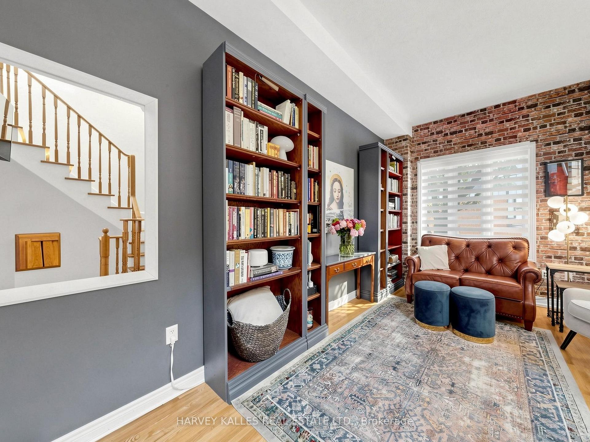 10 Lightbourn Avenue, Toronto