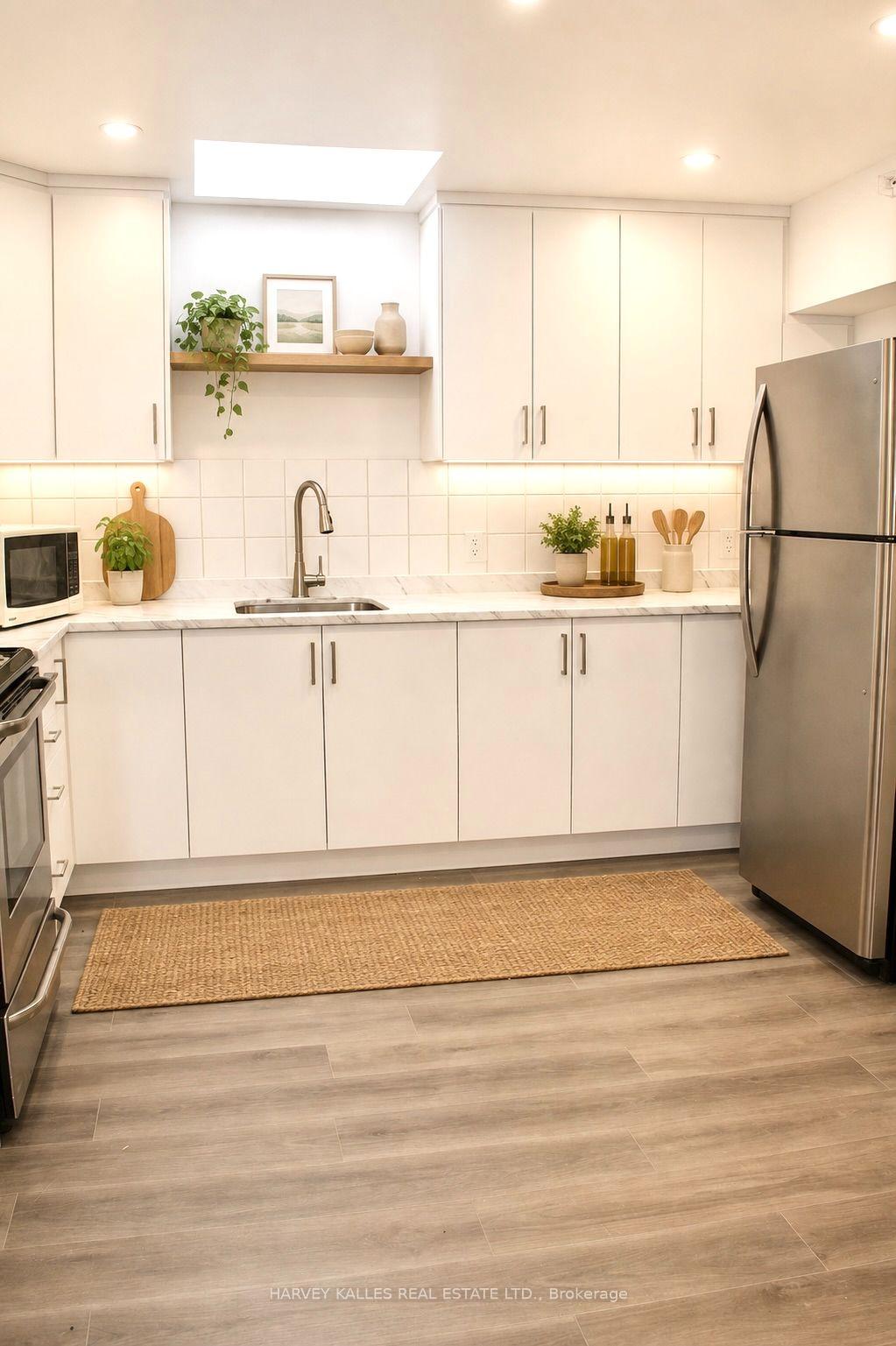 58 Rosemount Avenue W 8, Toronto Unit: 8