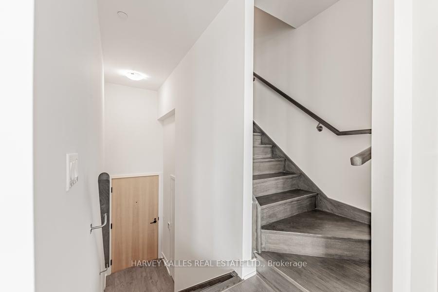 60 George Butchart Drive 4, Toronto Unit: 4