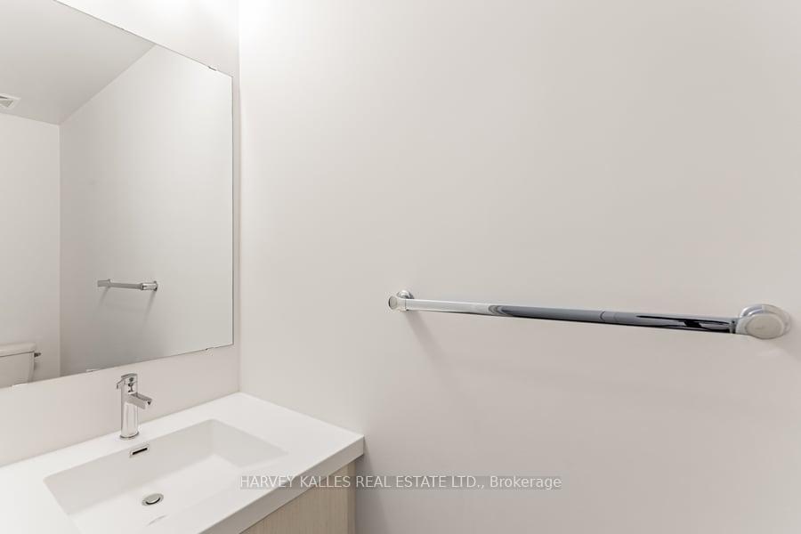 60 George Butchart Drive 4, Toronto Unit: 4