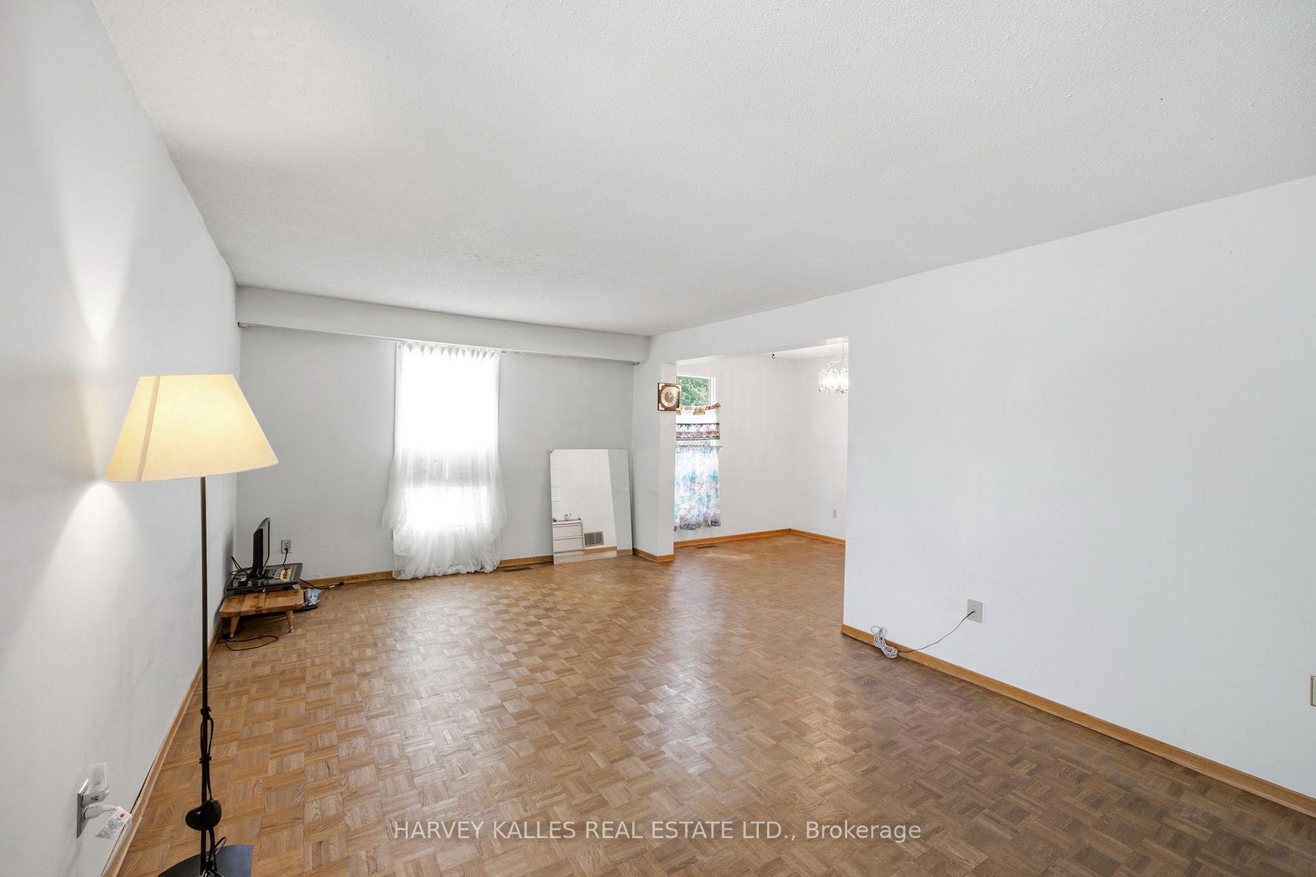 39 Newington Crescent, Toronto