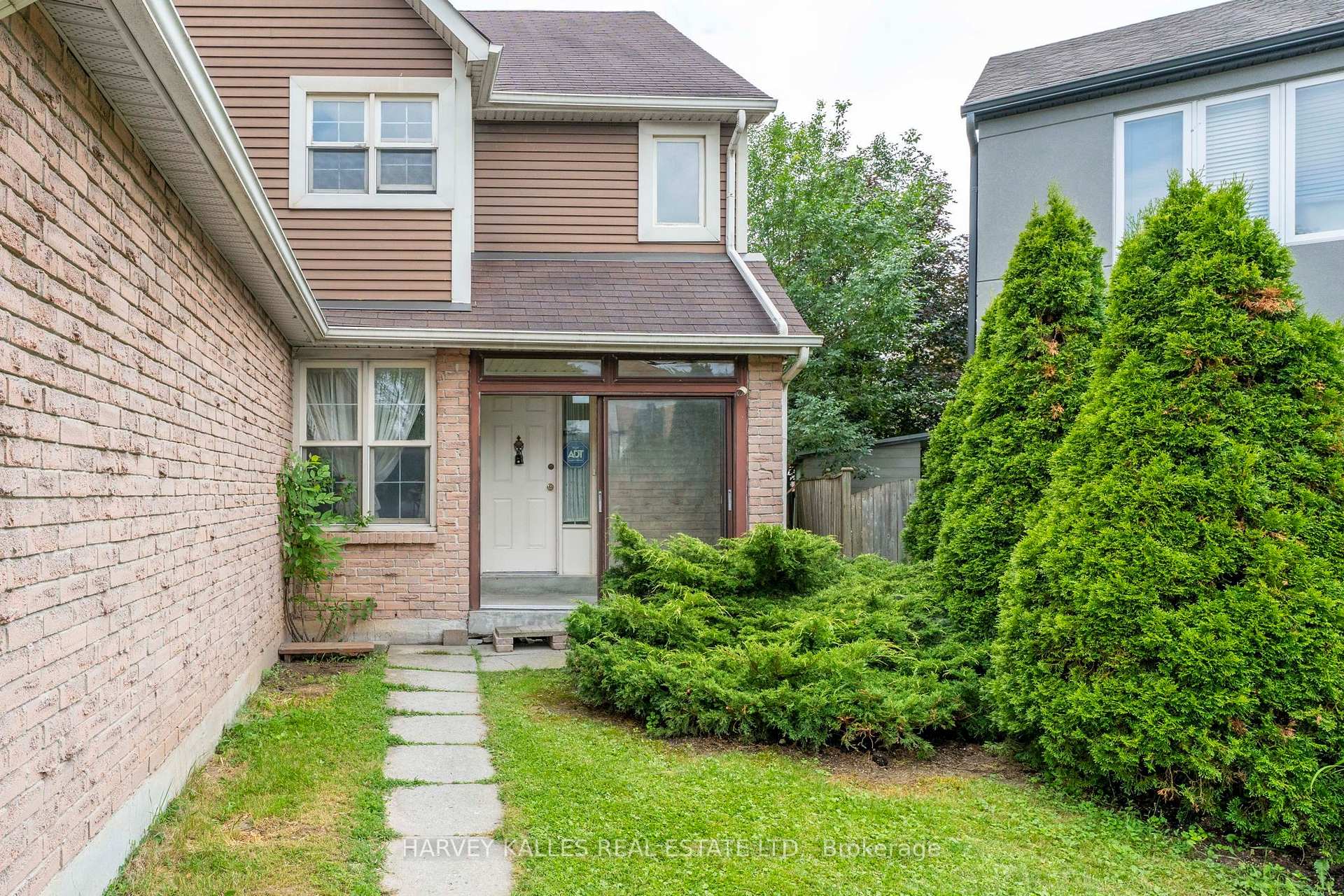 39 Newington Crescent, Toronto