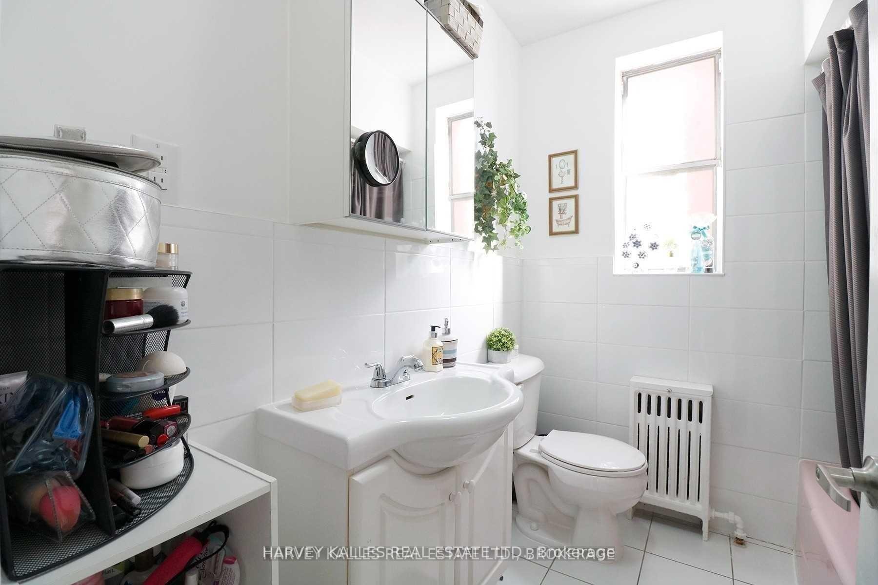 88 Trethewey Drive 4, Toronto Unit: 4