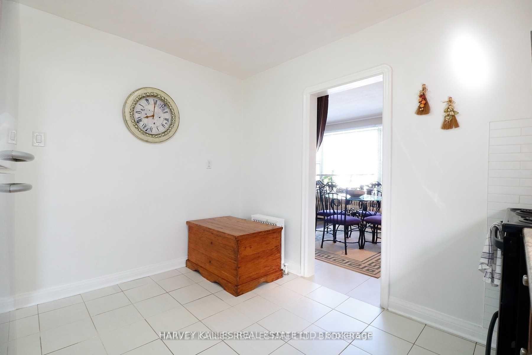 88 Trethewey Drive 4, Toronto Unit: 4