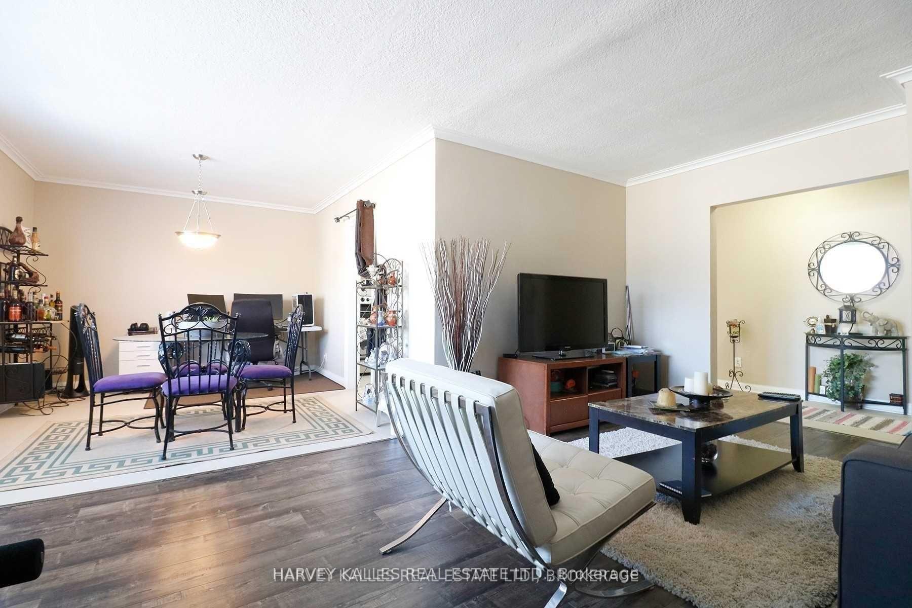 88 Trethewey Drive 4, Toronto Unit: 4