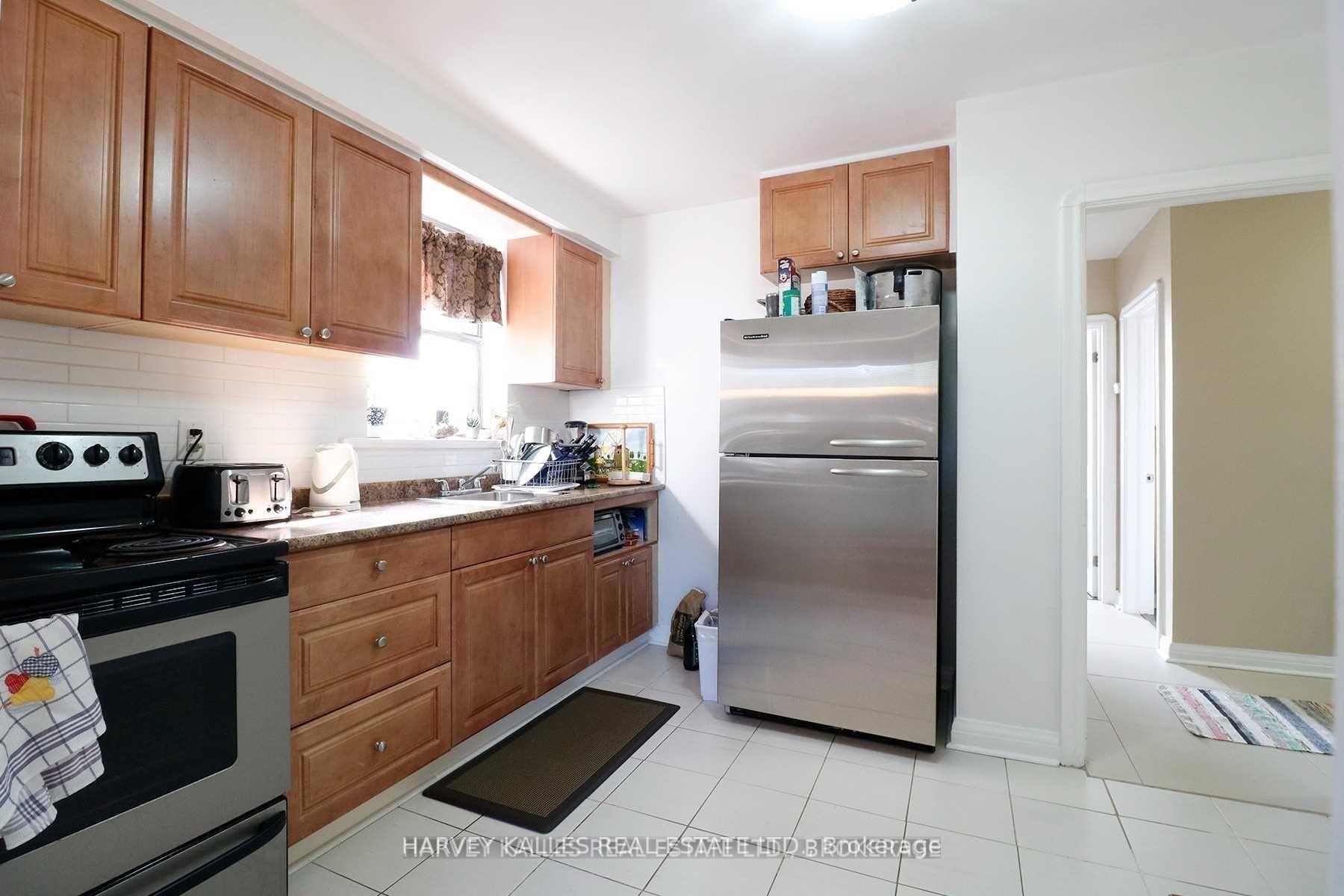 88 Trethewey Drive 4, Toronto Unit: 4
