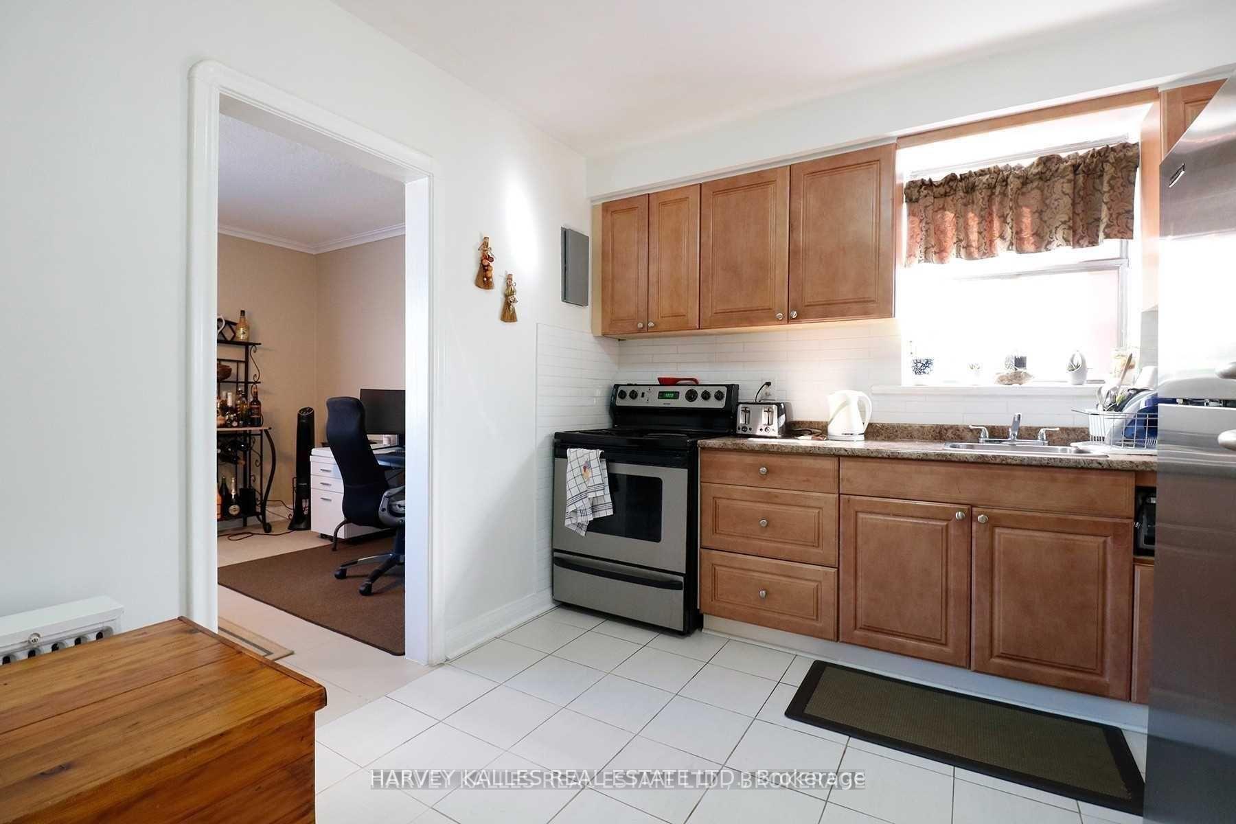 88 Trethewey Drive 4, Toronto Unit: 4