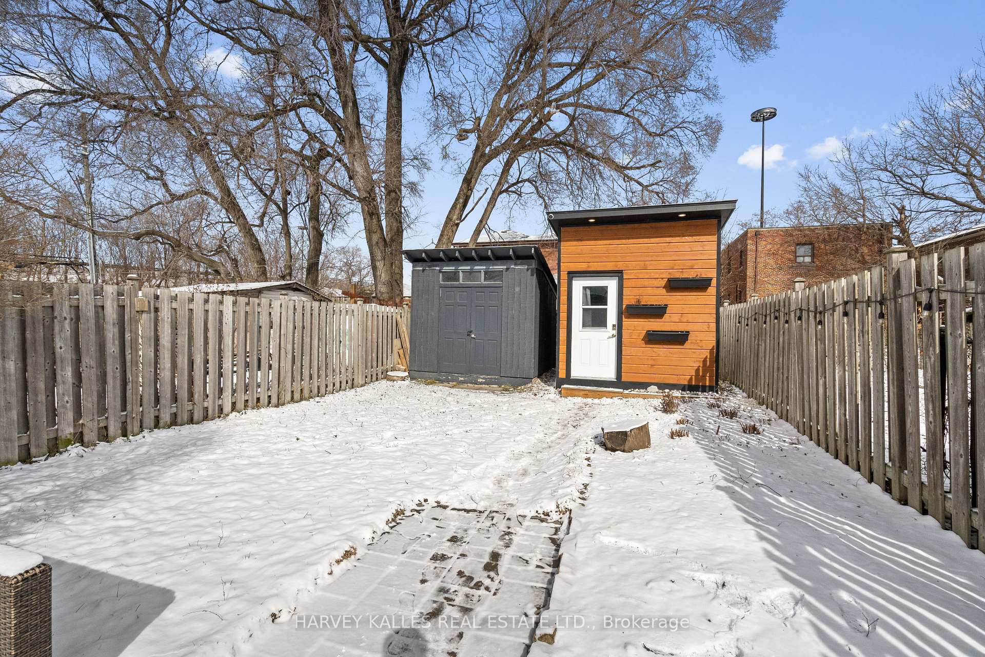 14 Manitoba Street, Toronto