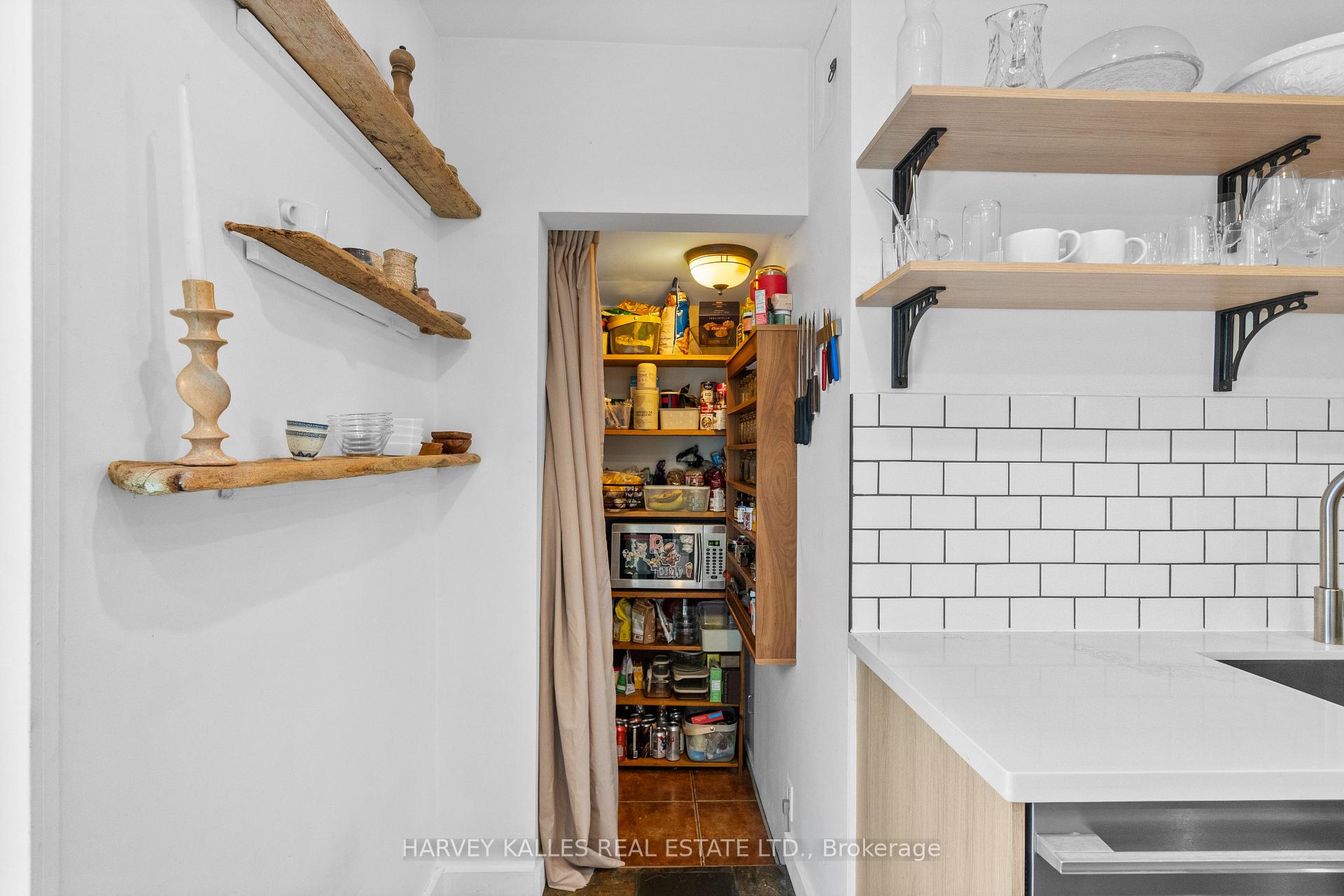14 Manitoba Street, Toronto