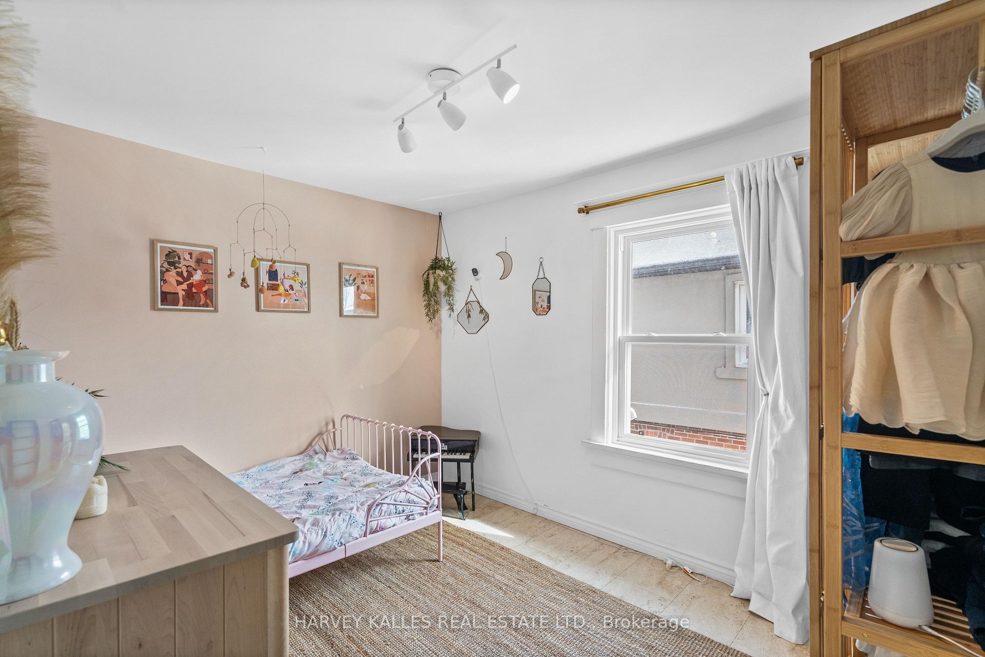 14 Manitoba Street, Toronto