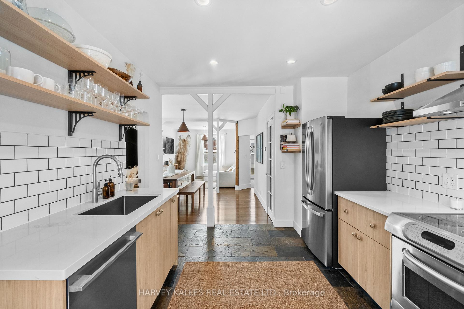 14 Manitoba Street, Toronto