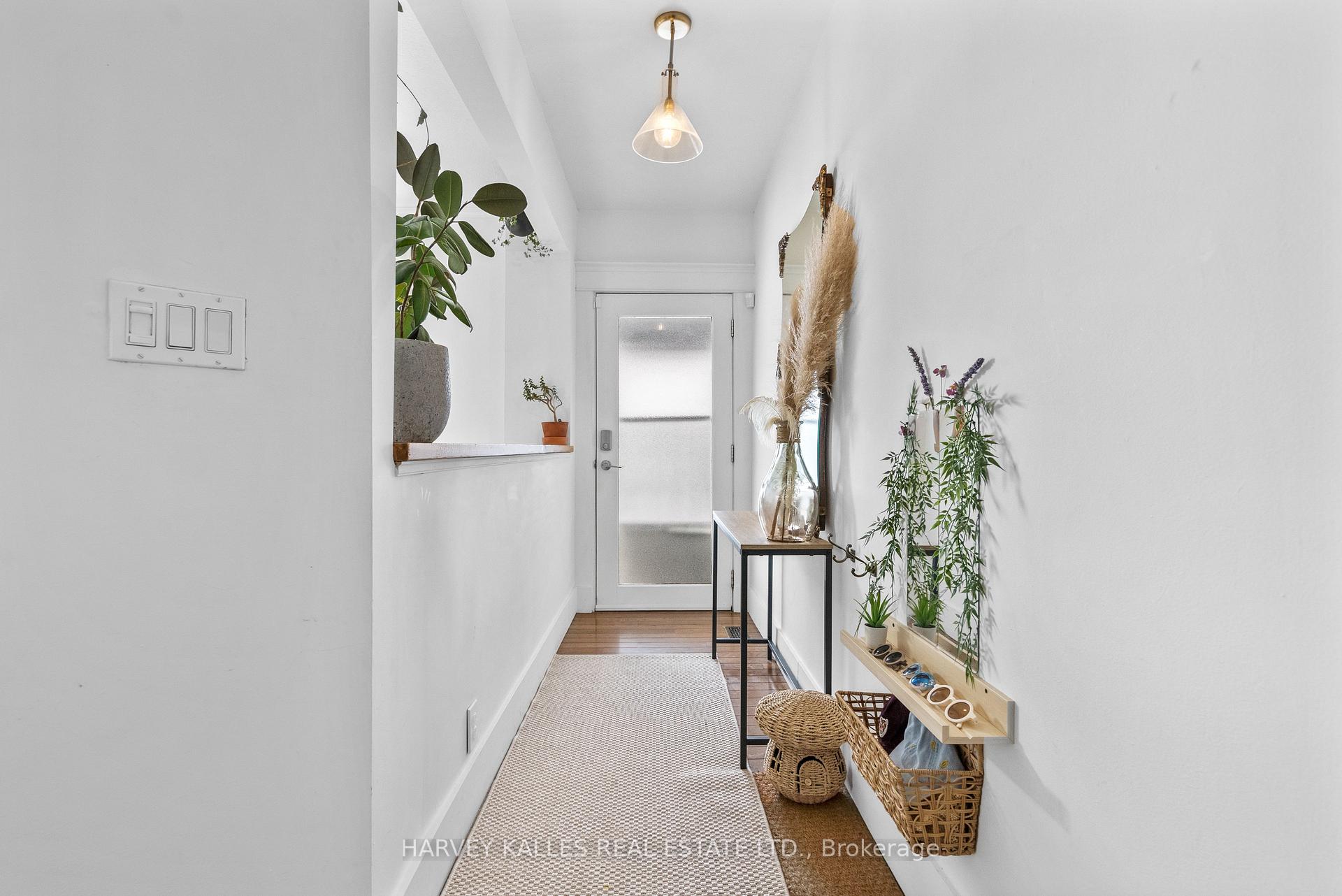 14 Manitoba Street, Toronto