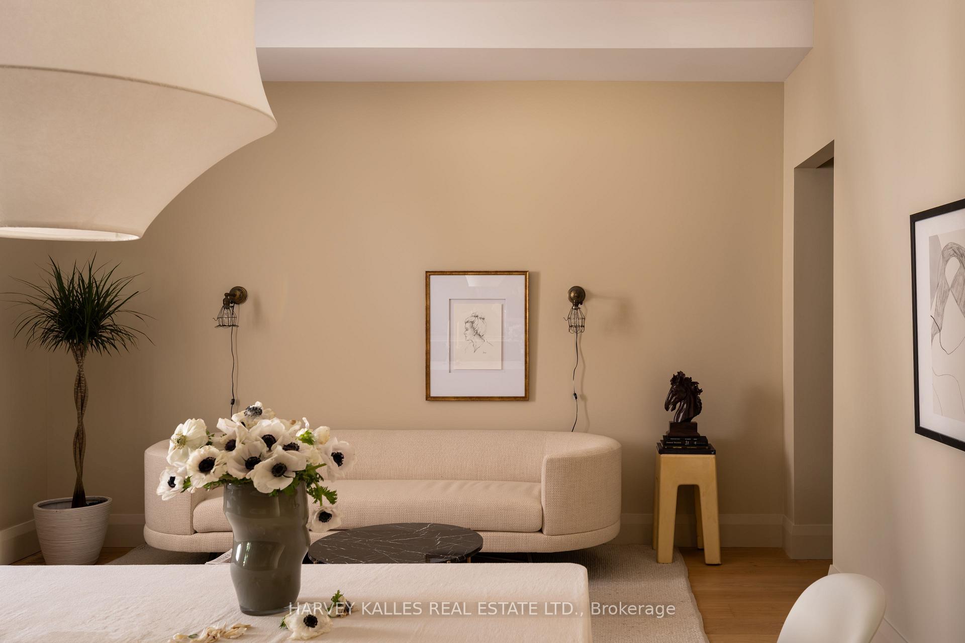 157 Hallam Street C, Toronto Unit: C