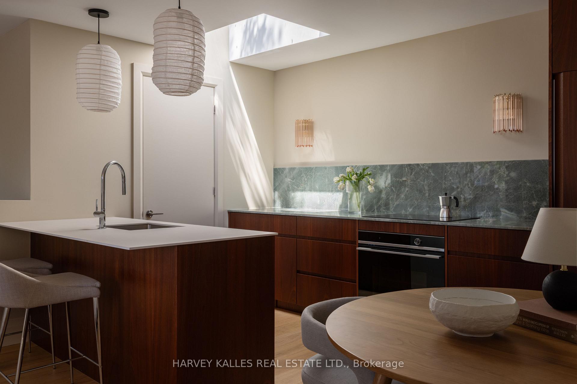 157 Hallam Street D, Toronto Unit: D