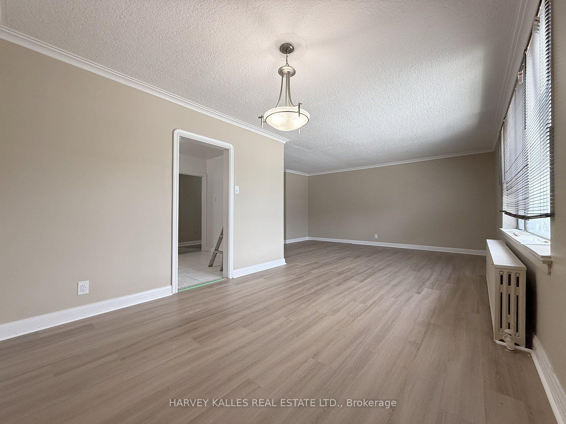 88 Trethewey Drive 6, Toronto Unit: 6