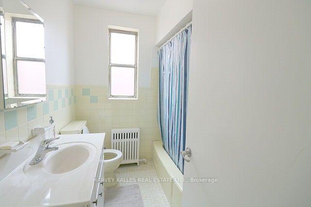 88 Trethewey Drive 6, Toronto Unit: 6