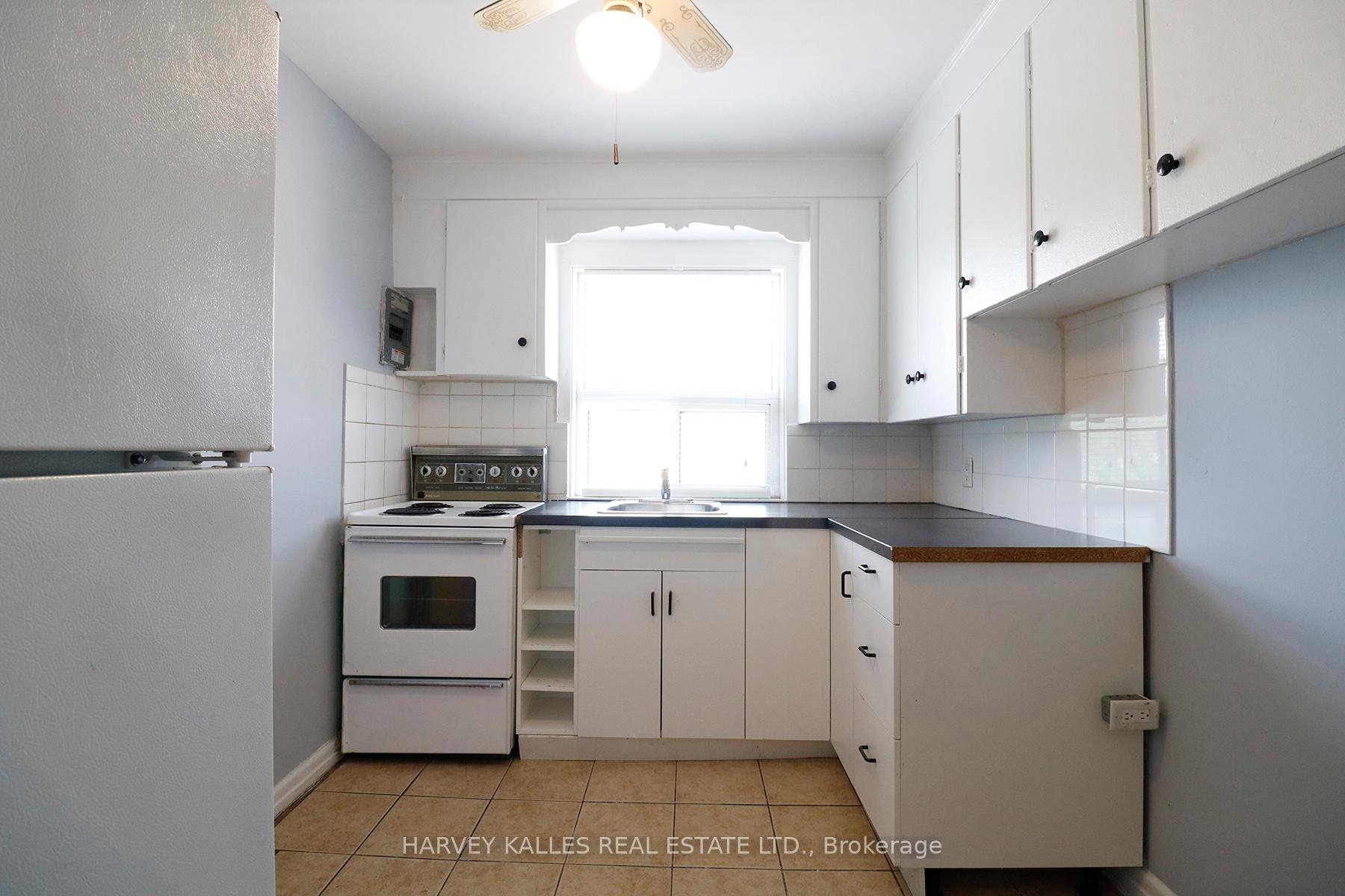 2434 Keele Street 10, Toronto Unit: 10