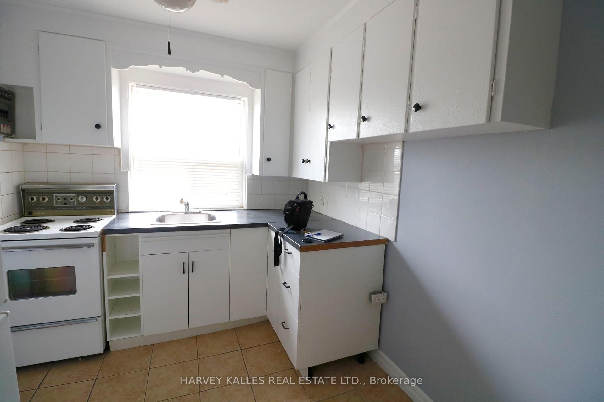 2434 Keele Street 10, Toronto Unit: 10