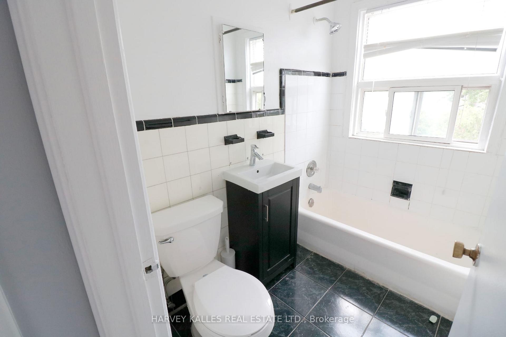 2434 Keele Street 10, Toronto Unit: 10