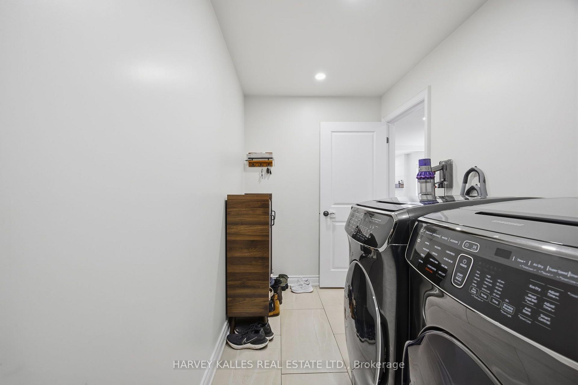 3254 Sir Johns Homestead